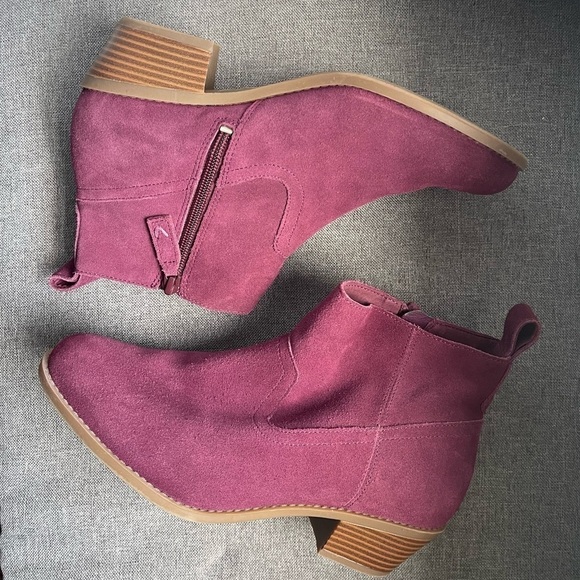 Vionic Shoes - Vionic Bootie, Size 8 Wide